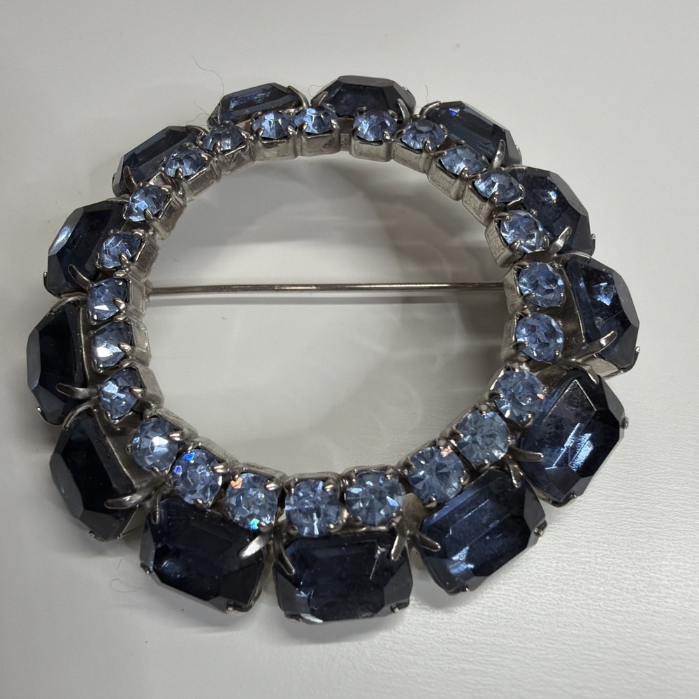 Juliana Vintage Silver Tone Flower Wreath Brooch Blue Rhinestone Baguettes